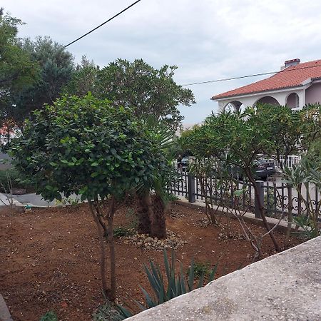 Apartman Zahira Karlobag Bagian luar foto