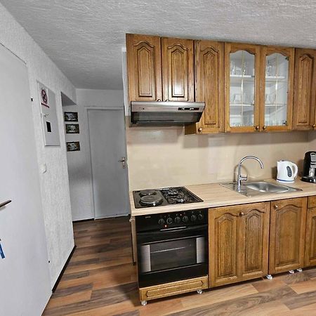 Apartman Zahira Karlobag Bagian luar foto
