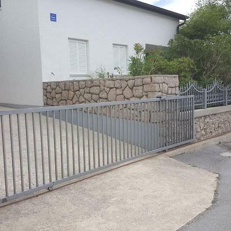 Apartman Zahira Karlobag Bagian luar foto