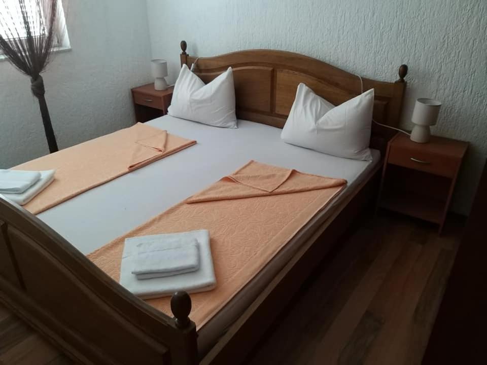 Apartman Zahira Karlobag Bagian luar foto