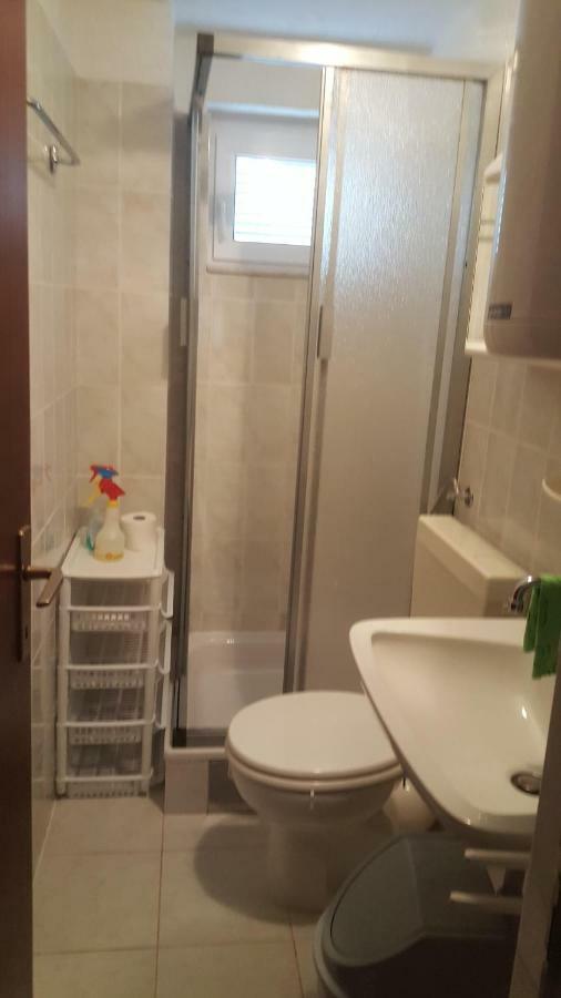Apartman Zahira Karlobag Bagian luar foto