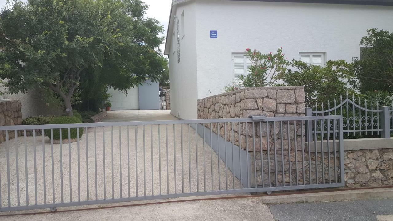 Apartman Zahira Karlobag Bagian luar foto